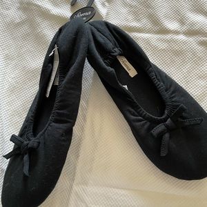New NWT Soma Black Ballet Slippers size Medium (7/8)